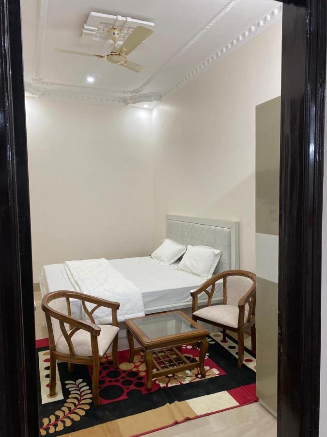 S.R Plaza Hotel Khurja Exterior photo