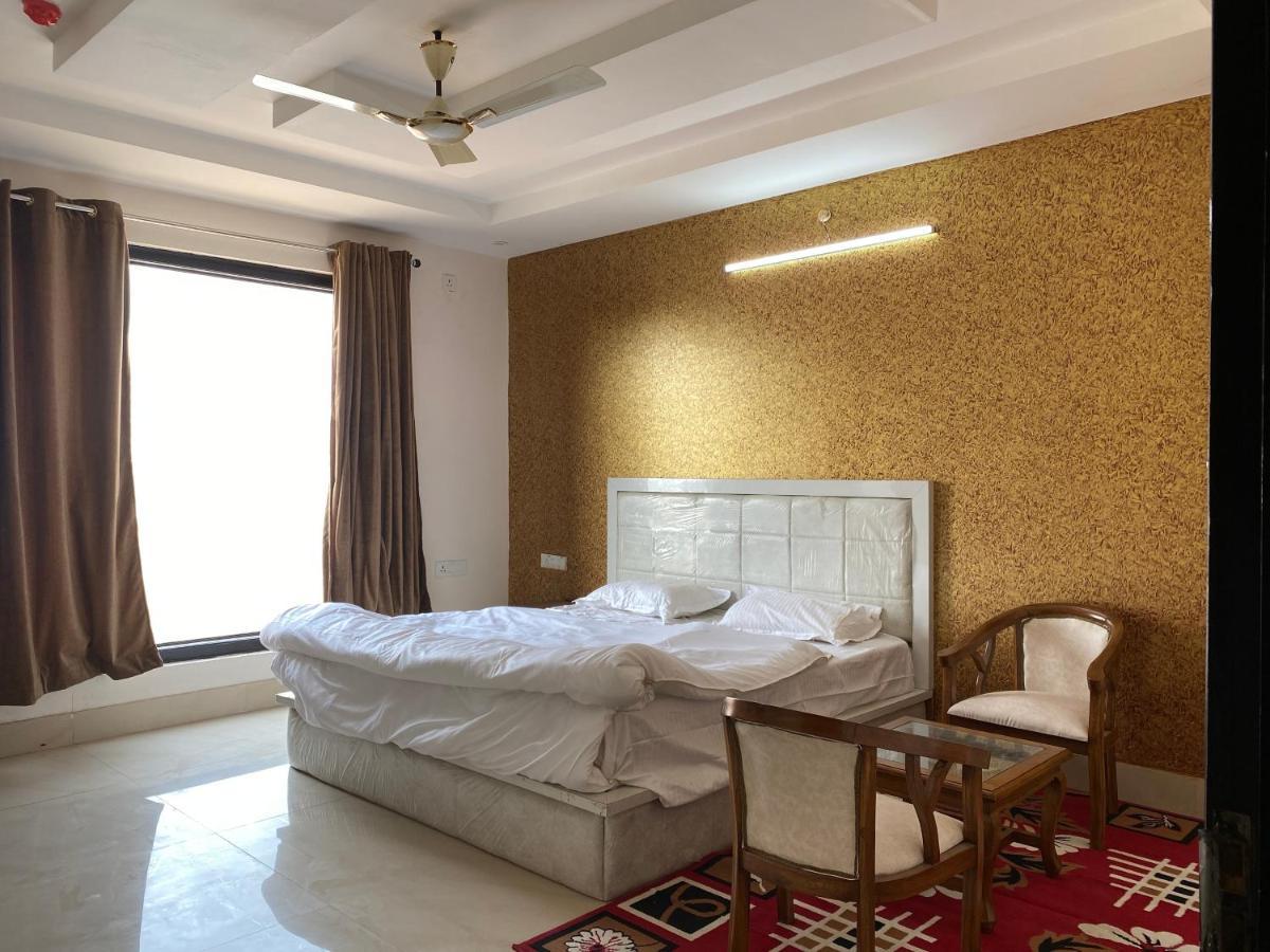 S.R Plaza Hotel Khurja Exterior photo