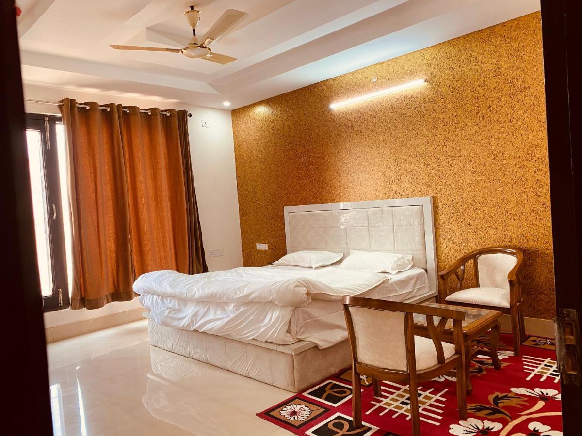 S.R Plaza Hotel Khurja Exterior photo