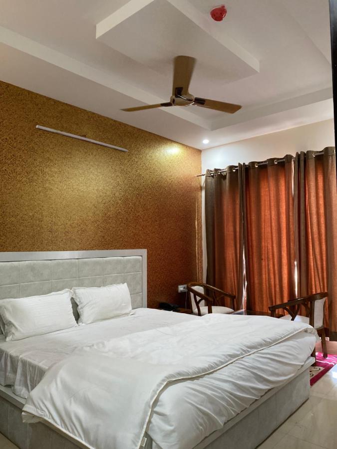 S.R Plaza Hotel Khurja Exterior photo